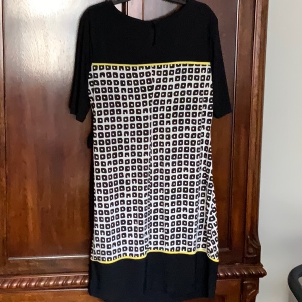 Ladies black white yellow accents dress - Picture 6 of 6